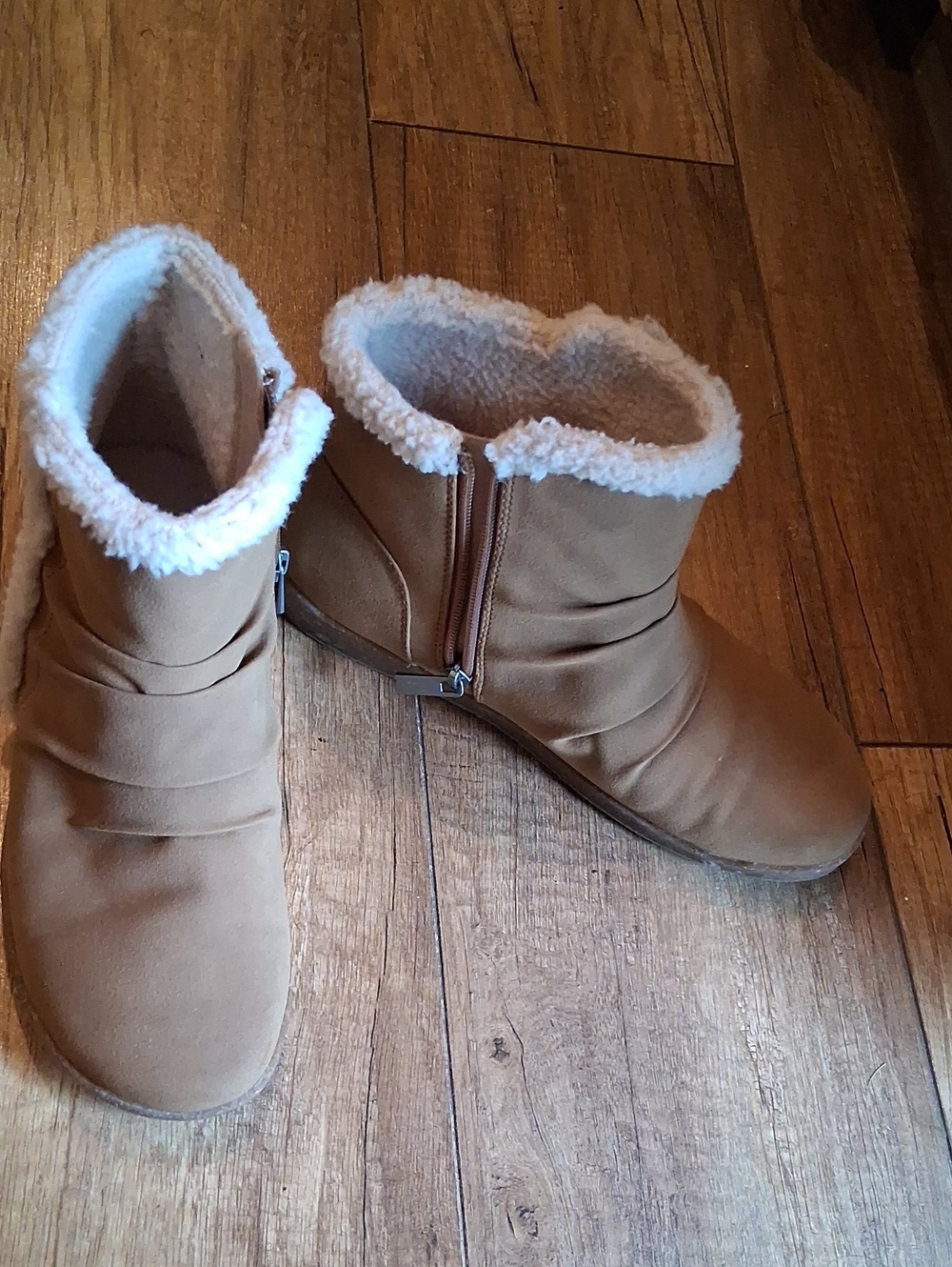 Earth Origins Women’s Tan Faux-Shearling Ankle Boots